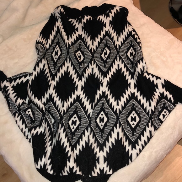 Sweater - Picture 4 of 4